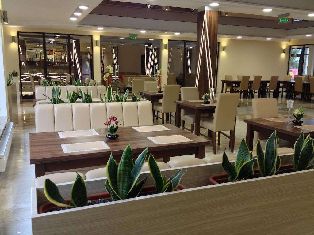 Hotel Sanvit Lake Resort & Spa Окунінка Екстер'єр фото